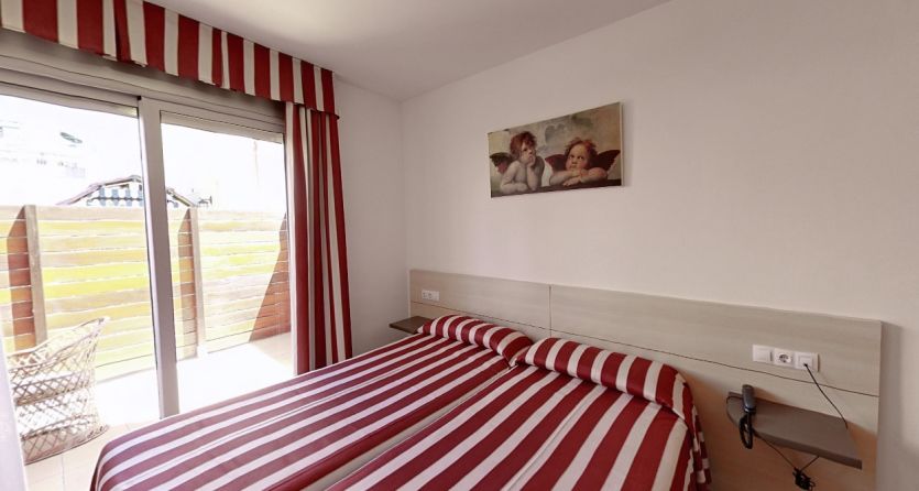 Neptuno Apartments Calella Bagian luar foto