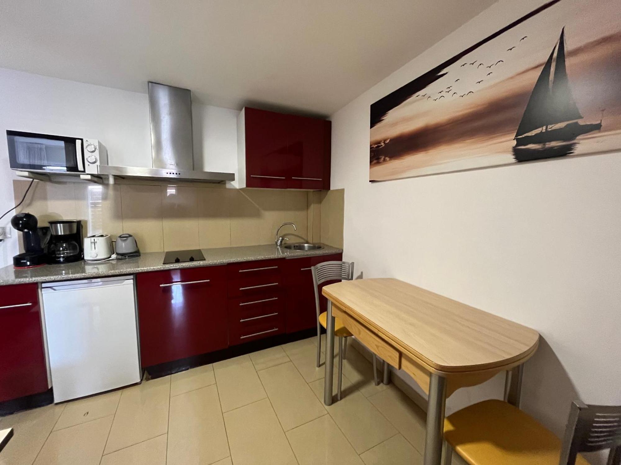 Neptuno Apartments Calella Ruang foto